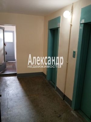 Продам трехкомнатную (3-комн.) квартиру, Богатырский пр-кт, 4, Санкт-Петербург г