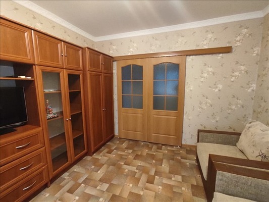 Продам трехкомнатную (3-комн.) квартиру, Вятская ул, д.112, Ростов-на-Дону г