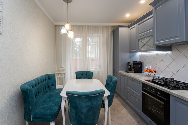 Продам трехкомнатную (3-комн.) квартиру, В.Гакуна ул, 5, Калининград г