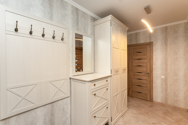 Продам трехкомнатную (3-комн.) квартиру, В.Гакуна ул, 5, Калининград г
