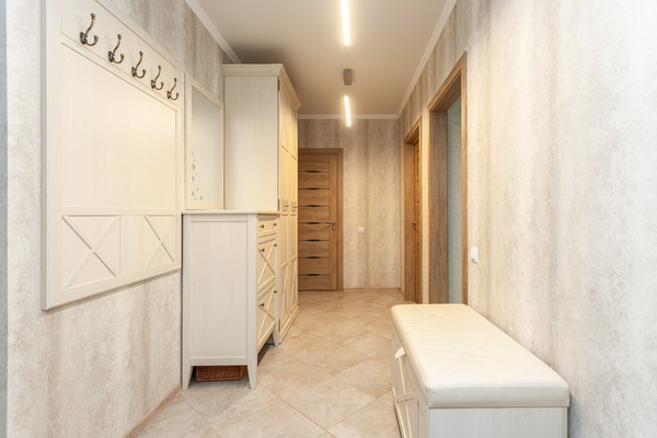 Продам трехкомнатную (3-комн.) квартиру, В.Гакуна ул, 5, Калининград г