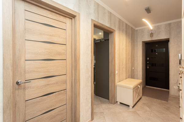 Продам трехкомнатную (3-комн.) квартиру, В.Гакуна ул, 5, Калининград г
