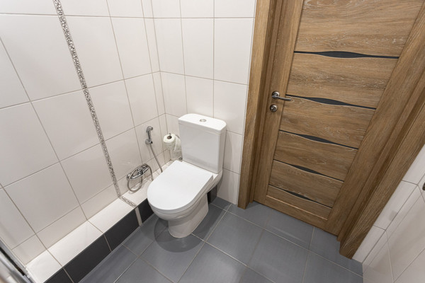 Продам трехкомнатную (3-комн.) квартиру, В.Гакуна ул, 5, Калининград г