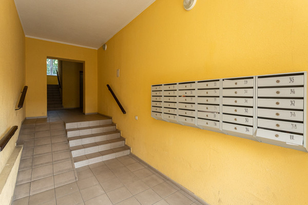 Продам трехкомнатную (3-комн.) квартиру, В.Гакуна ул, 5, Калининград г