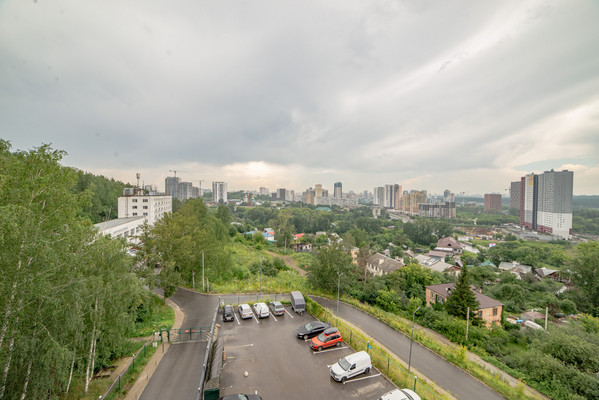 Продам однокомнатную (1-комн.) квартиру, Прониной ул, 27, Екатеринбург г