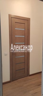 Продам однокомнатную (1-комн.) квартиру, Воронцовский б-р, 21к3, Мурино п