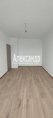 Продам однокомнатную (1-комн.) квартиру, Воронцовский б-р, 21к3, Мурино п