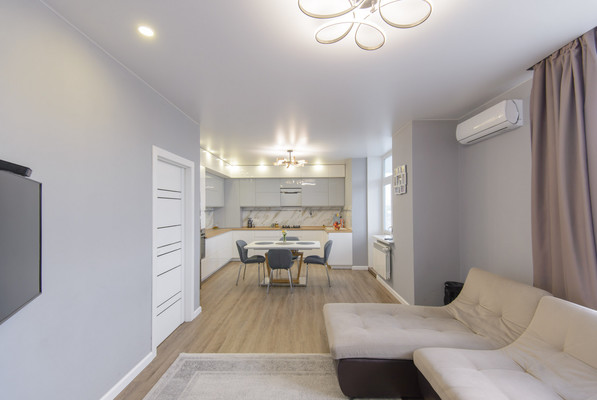 Продам трехкомнатную (3-комн.) квартиру, Богданова ул, 85, Ростов-на-Дону г