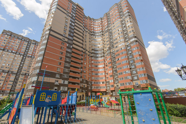 Продам трехкомнатную (3-комн.) квартиру, Богданова ул, 85, Ростов-на-Дону г
