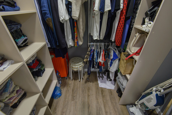 Продам трехкомнатную (3-комн.) квартиру, Богданова ул, 85, Ростов-на-Дону г