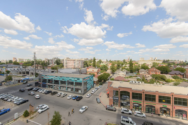 Продам трехкомнатную (3-комн.) квартиру, Богданова ул, 85, Ростов-на-Дону г