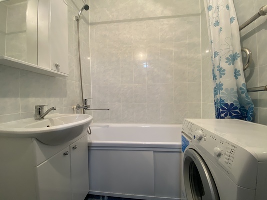 Продам однокомнатную (1-комн.) квартиру, Куропаткина проезд, 1, Нижневартовск г
