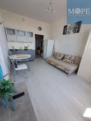 Продам однокомнатную (1-комн.) квартиру, Виноградная ул, 195/1, Беранда с