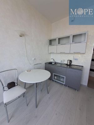 Продам однокомнатную (1-комн.) квартиру, Виноградная ул, 195/1, Беранда с