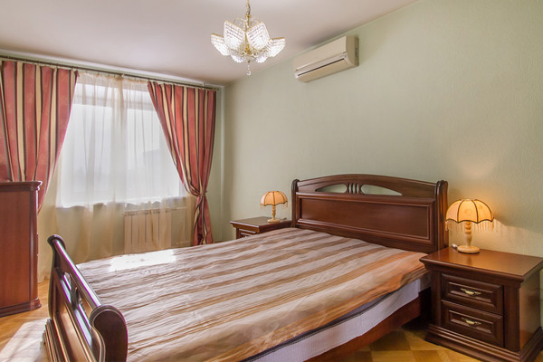 Продам трехкомнатную (3-комн.) квартиру, Старых Большевиков ул, 92А, Воронеж г