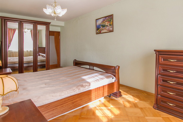Продам трехкомнатную (3-комн.) квартиру, Старых Большевиков ул, 92А, Воронеж г