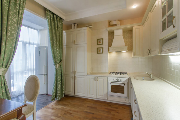 Продам трехкомнатную (3-комн.) квартиру, Театральная ул, 2, Воронеж г