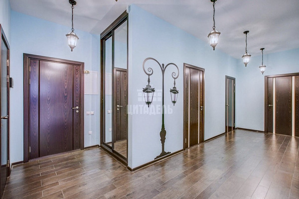 Продам трехкомнатную (3-комн.) квартиру, Чернышевского ул, 42, Воронеж г