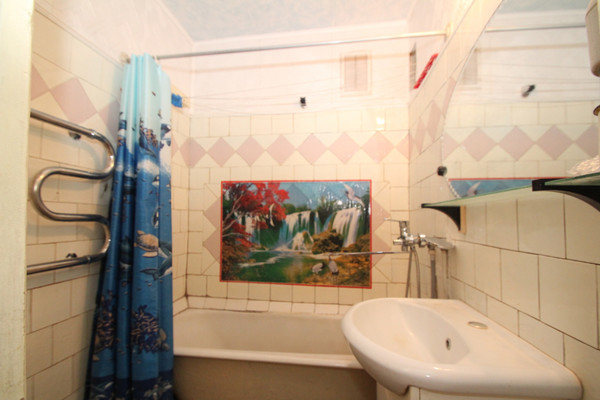 Продам двухкомнатную (2-комн.) квартиру, Островского ул, 3, Нижний Новгород г