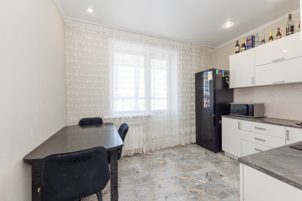 Продам двухкомнатную (2-комн.) квартиру, Горбатова ул, 24, Брянск г