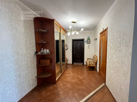 Продам трехкомнатную (3-комн.) квартиру, Дуки ул, 60, Брянск г