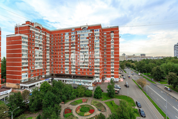 Продам двухкомнатную (2-комн.) квартиру, Нежинская ул, 9к1, Москва г