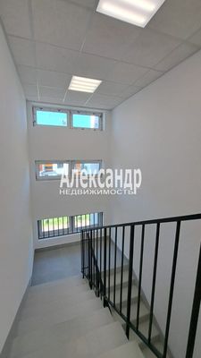 Продам двухкомнатную (2-комн.) квартиру, Прибалтийская ул, 7к1, Узигонты д