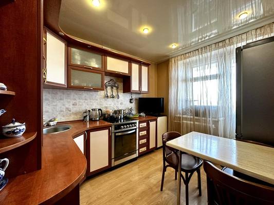Продам двухкомнатную (2-комн.) квартиру, Маклина ул, 36, Киров г