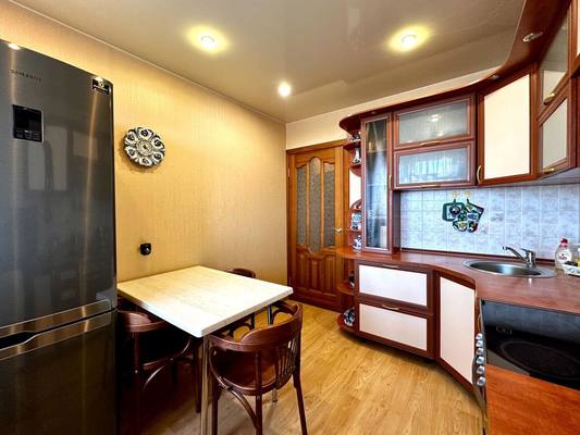 Продам двухкомнатную (2-комн.) квартиру, Маклина ул, 36, Киров г