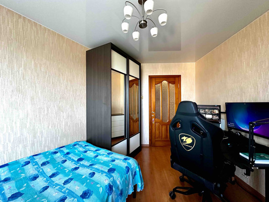Продам двухкомнатную (2-комн.) квартиру, Маклина ул, 36, Киров г