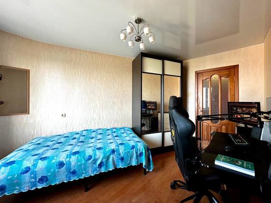Продам двухкомнатную (2-комн.) квартиру, Маклина ул, 36, Киров г