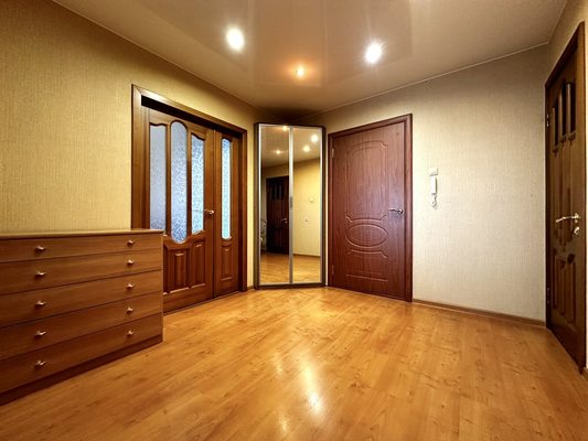 Продам двухкомнатную (2-комн.) квартиру, Маклина ул, 36, Киров г