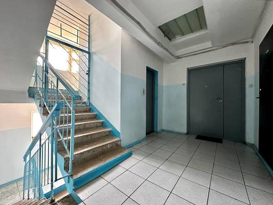 Продам двухкомнатную (2-комн.) квартиру, Маклина ул, 36, Киров г