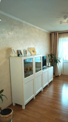 Продам трехкомнатную (3-комн.) квартиру, Суворова ул, 35, Ишим г