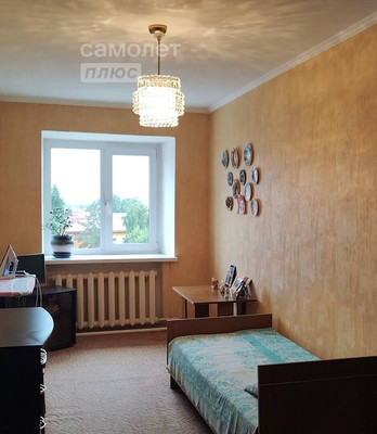 Продам трехкомнатную (3-комн.) квартиру, Суворова ул, 35, Ишим г