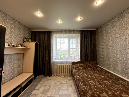 Продам двухкомнатную (2-комн.) квартиру, Деповская ул, 162а, Ишим г