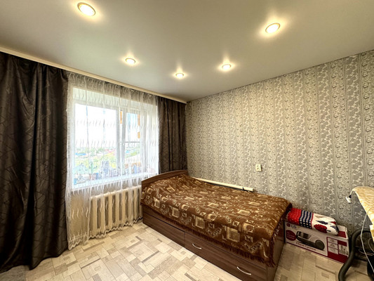 Продам двухкомнатную (2-комн.) квартиру, Деповская ул, 162а, Ишим г