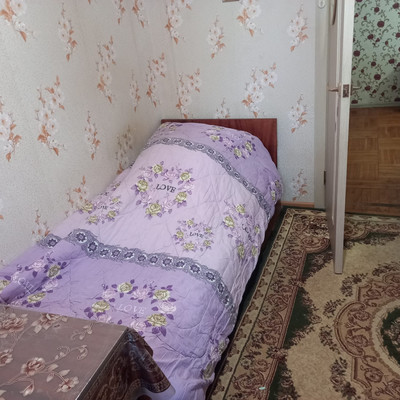 Продам трехкомнатную (3-комн.) квартиру, им Гагарина ул, 75/5, Лорис п