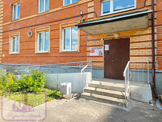 Продам трехкомнатную (3-комн.) квартиру, Колхозная ул, 60А, Вологда г