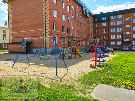 Продам трехкомнатную (3-комн.) квартиру, Колхозная ул, 60А, Вологда г