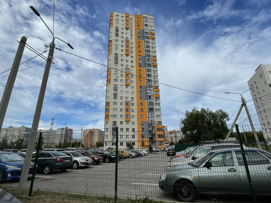 Продам трехкомнатную (3-комн.) квартиру, Зубковой ул, 18к8, Рязань г
