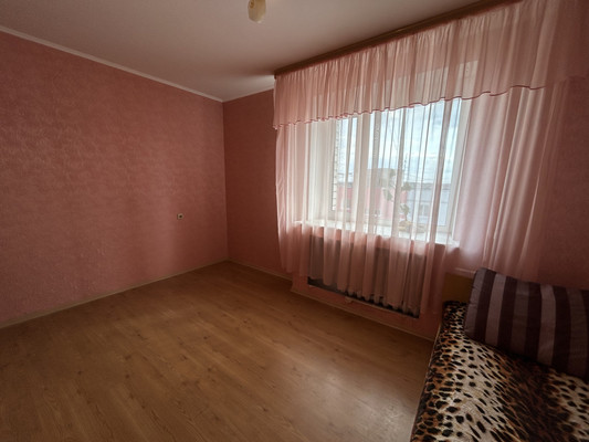 Продам двухкомнатную (2-комн.) квартиру, Ромашина ул, 32к2, Брянск г