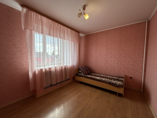 Продам двухкомнатную (2-комн.) квартиру, Ромашина ул, 32к2, Брянск г