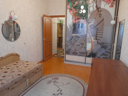 Продам двухкомнатную (2-комн.) квартиру, Кильдинская ул, 9, Мурманск г