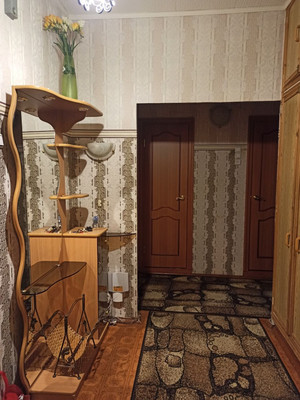 Продам двухкомнатную (2-комн.) квартиру, Кильдинская ул, 9, Мурманск г
