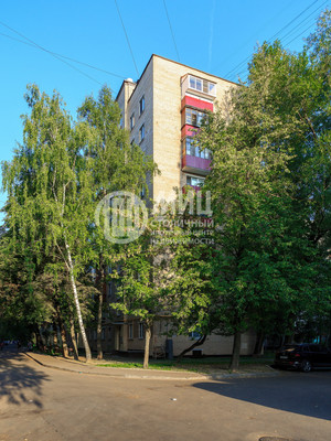 Продам трехкомнатную (3-комн.) квартиру, Молостовых ул, 11к2, Москва г