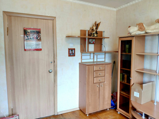 Продам трехкомнатную (3-комн.) квартиру, Парковая ул, 1, Костомукша г