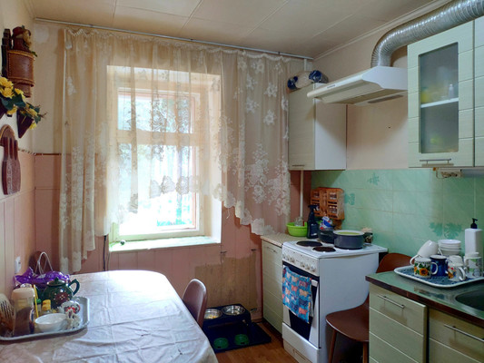 Продам трехкомнатную (3-комн.) квартиру, Парковая ул, 1, Костомукша г