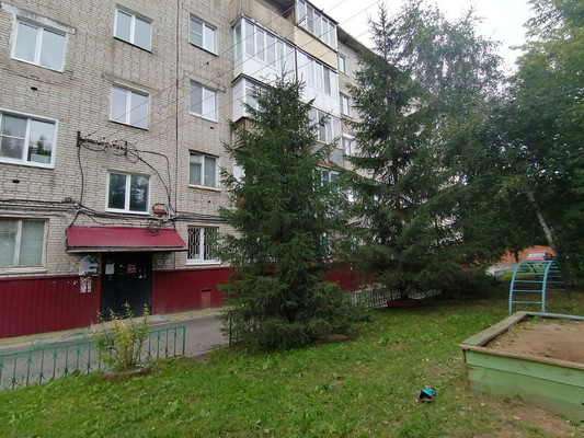 Продам трехкомнатную (3-комн.) квартиру, Карла Маркса ул, 1ка, Ишим г