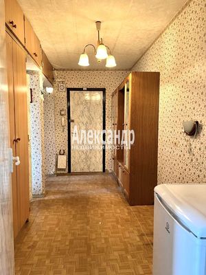 Продам трехкомнатную (3-комн.) квартиру, Савушкина ул, 107к1, Санкт-Петербург г